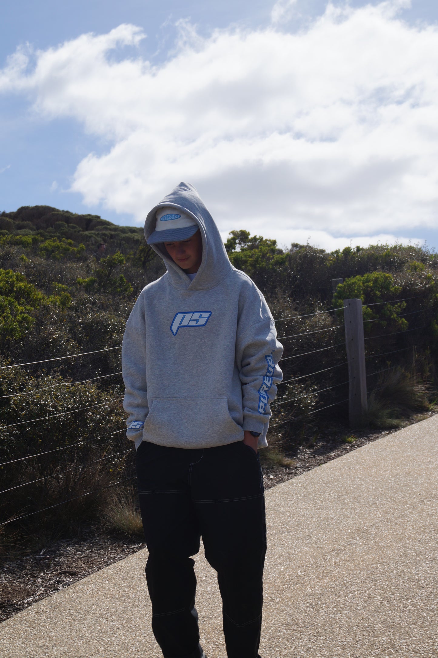 OFFSHORE ESSENTIALS HOODIE